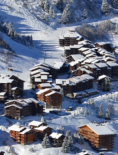 En Mottaret, la mayoría de nuestras residencias son ski aux pieds. Solo tiene que caminar o calzar a un máximo de 300 metros y ya está en la mayor zona de esquí del mundo, ¡Les 3 Vallées!